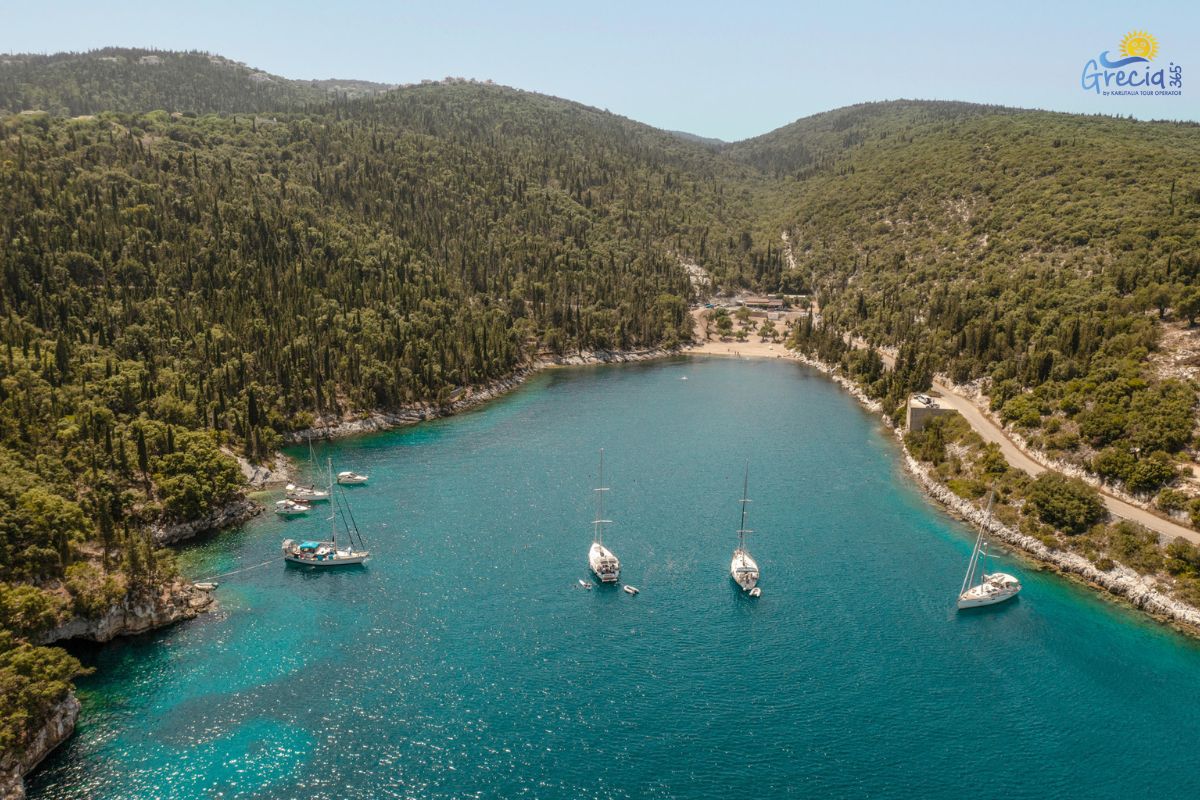 spiaggia di foki cefalonia grecia